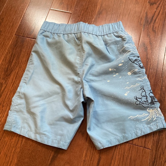 (5 for $25) Joe Fresh kids swim shorts - Picture 2 of 3